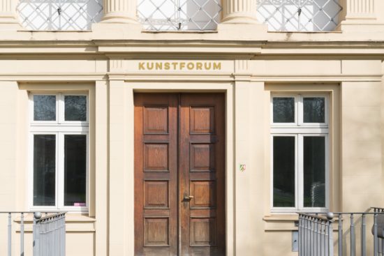 Eingang Kunstforum Hermann Stenner
